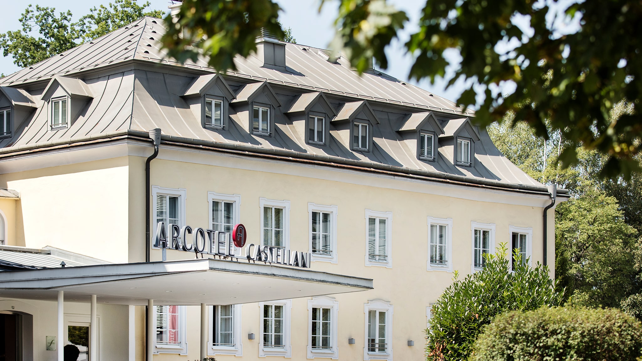 01-hotel-arcotel-castellani-building