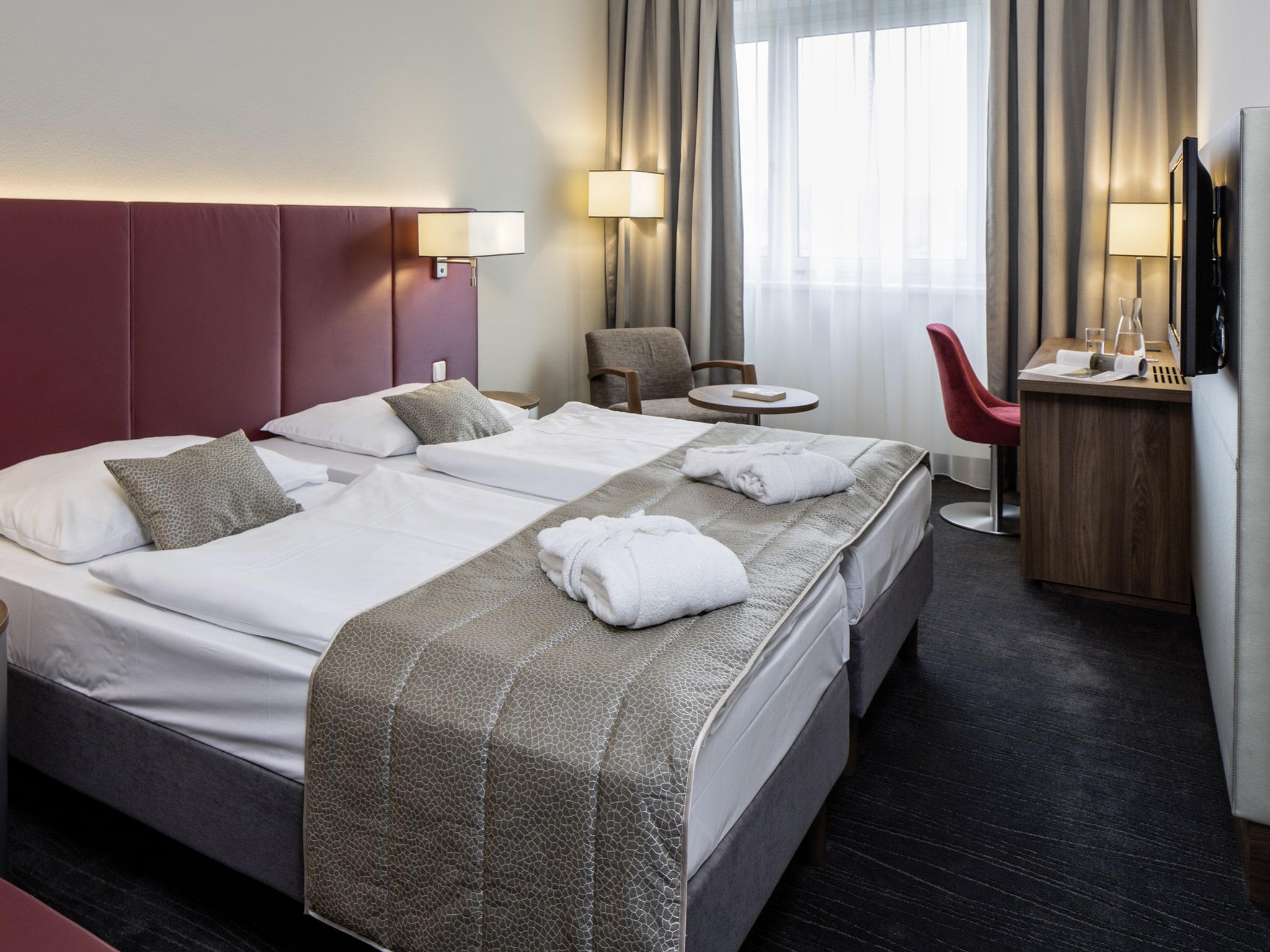 04-hotel-europa-room2