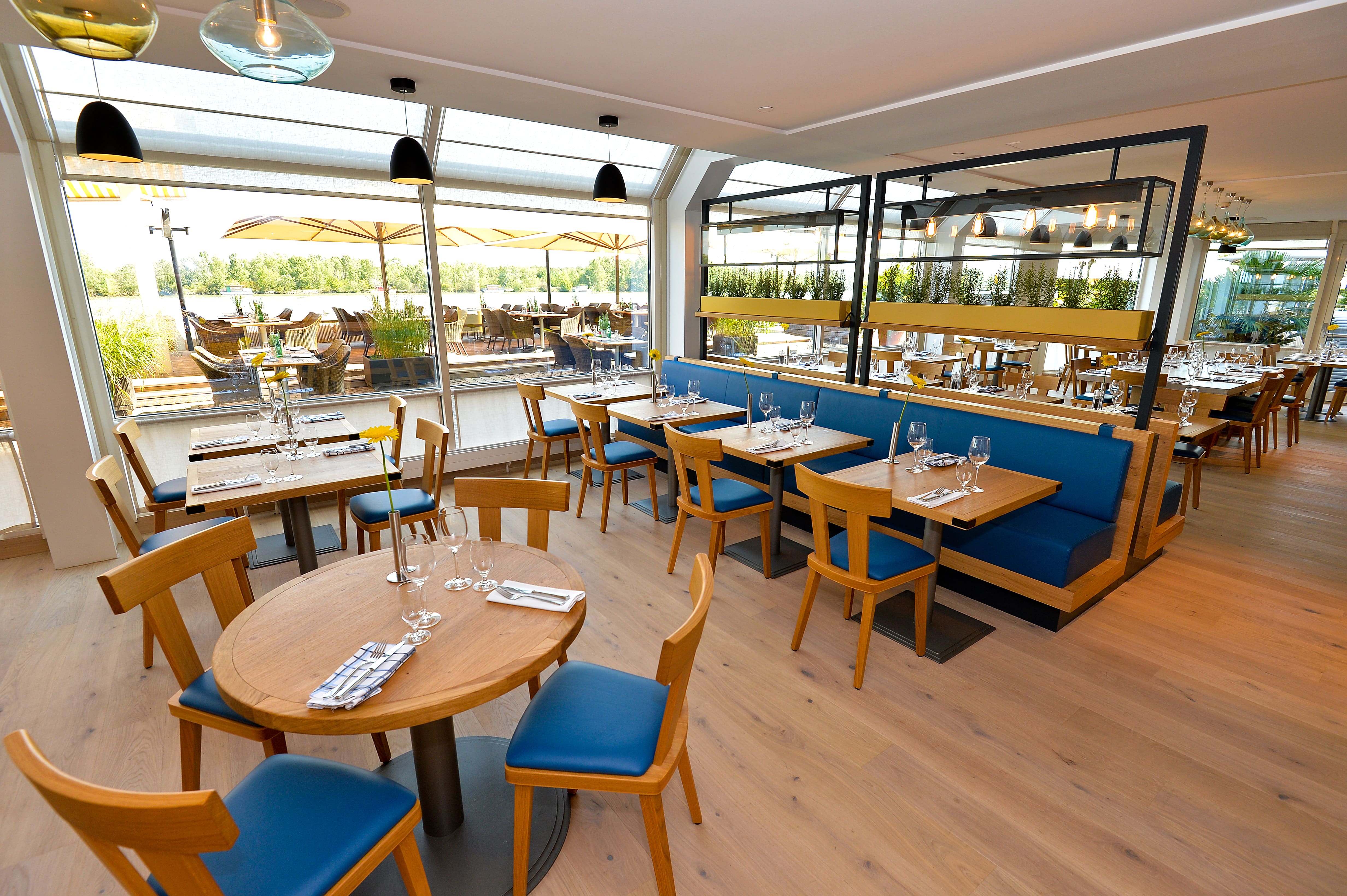 06-hilton-vienna-danube-waterfron-waterfront-kitchen-restaurant-1