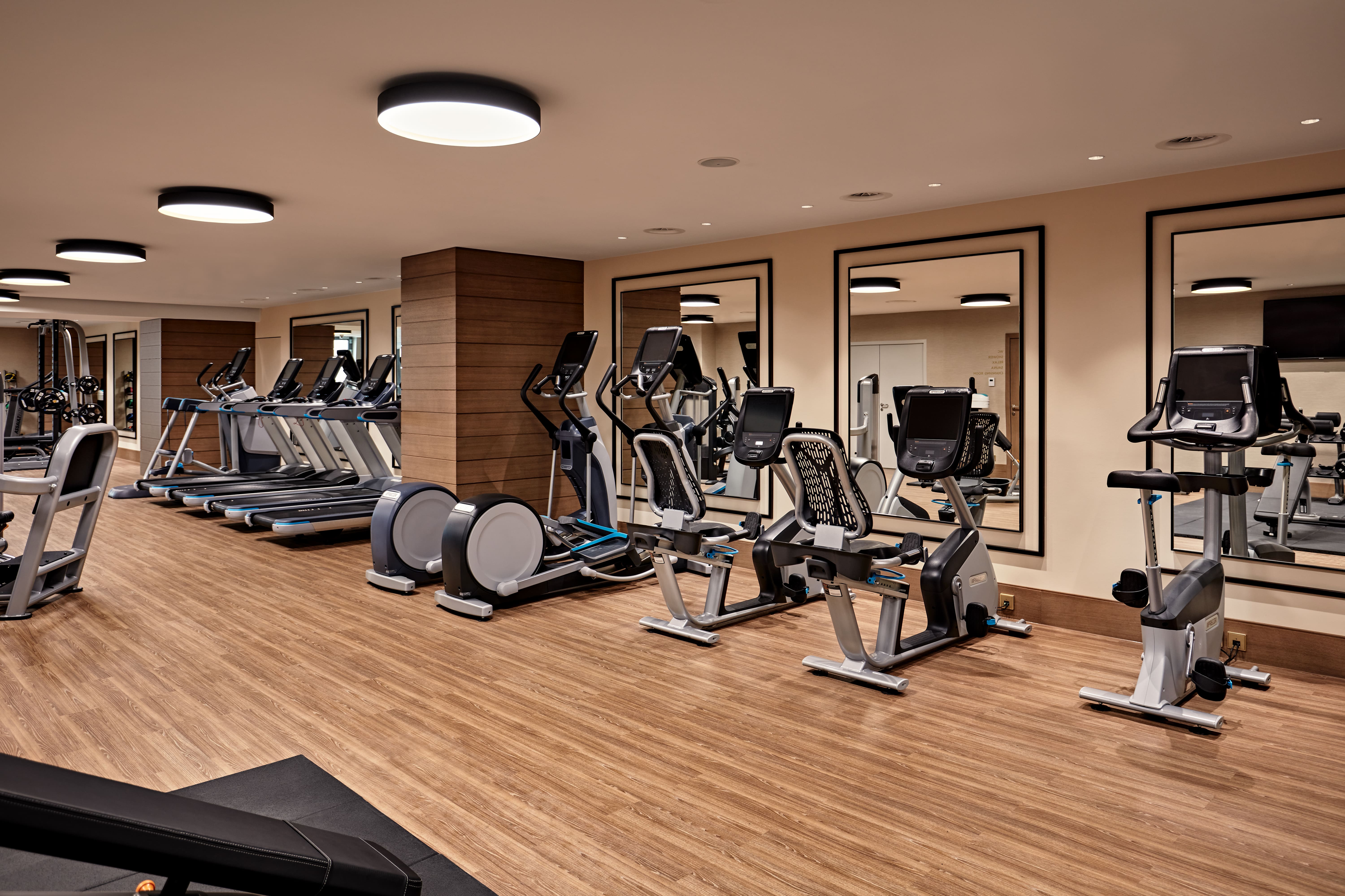 10-hilton-vienna-park-fitness