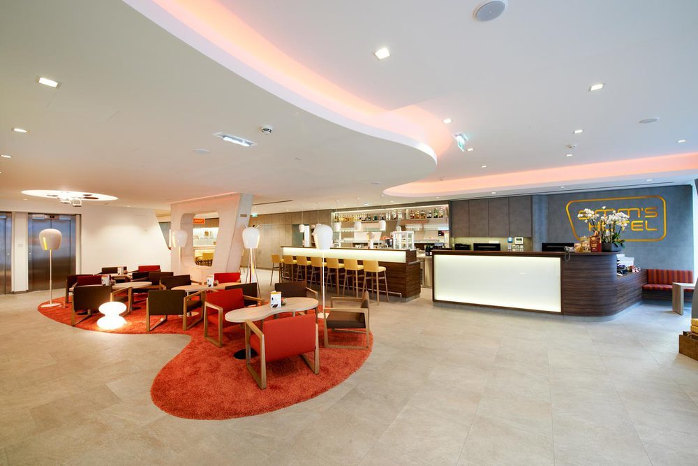 05-simms-vienna-lobby-bar1