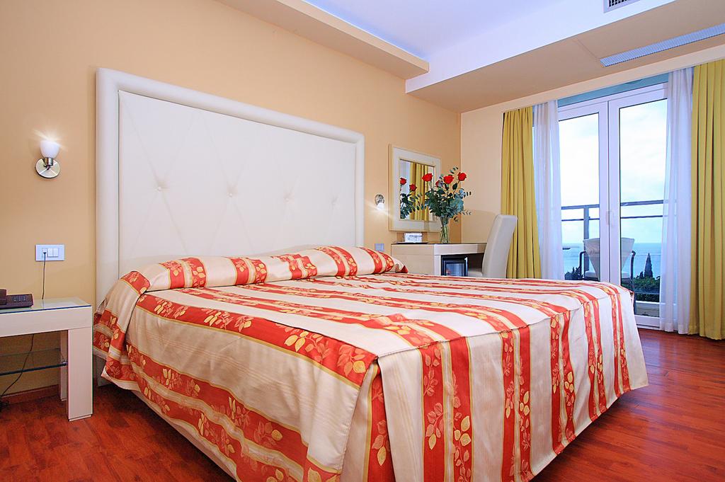 grand-hotel-park-120681242