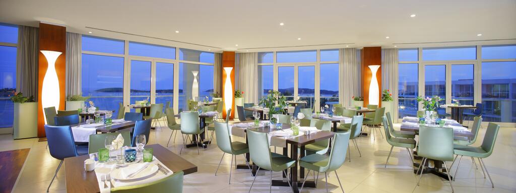 amfora-hvar-grand-beach-resort-268070441