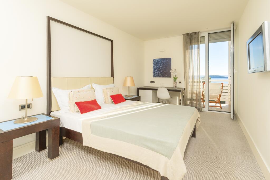 amfora-hvar-grand-beach-resort-278394106