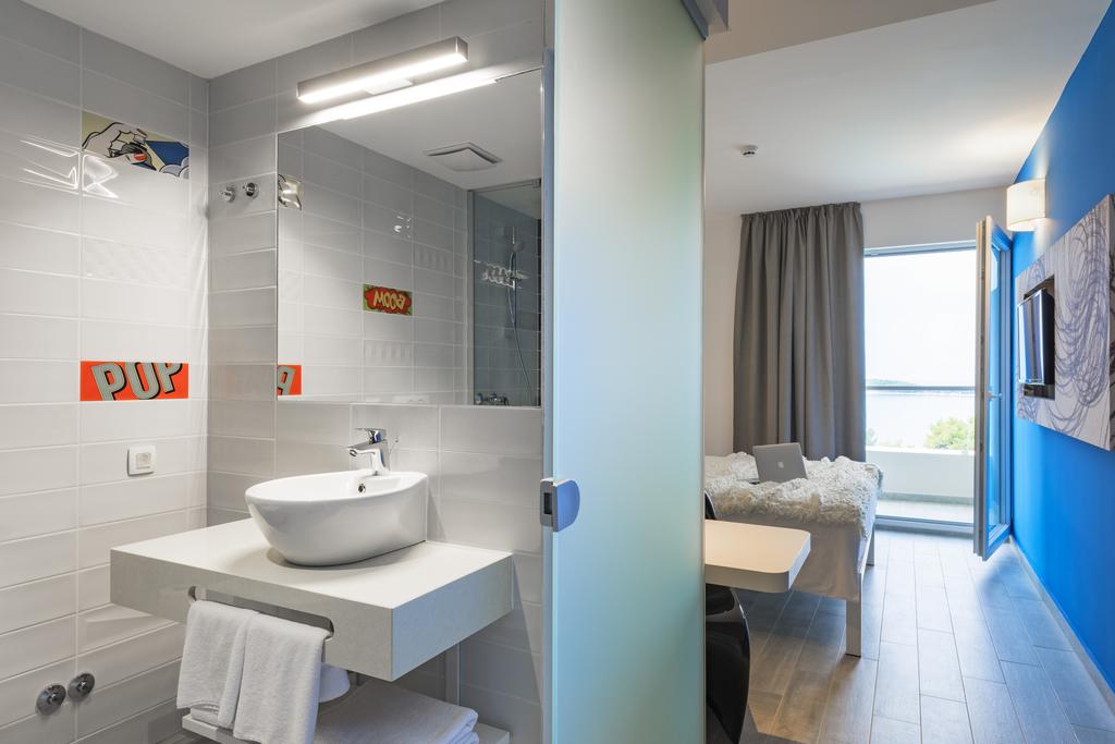 pharos-hvar-bayhill-hotel-71190924