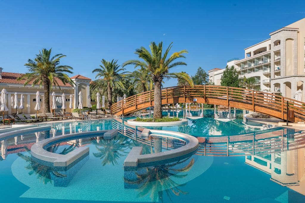 splendid-conference-and-spa-resort-220357786