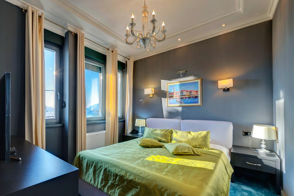 hotel-astoria-130174648