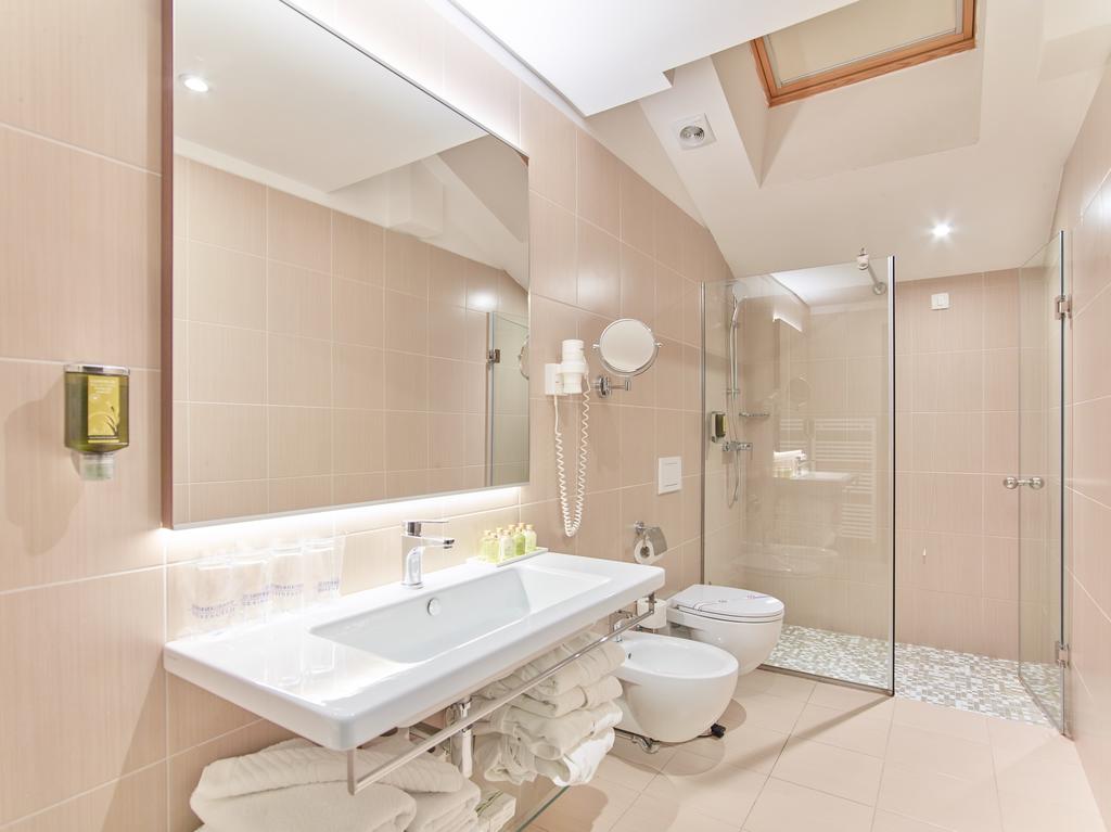 hotel-pine-123305795