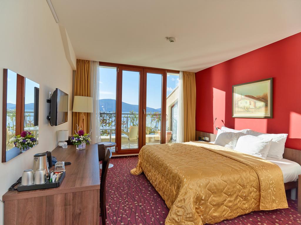 hotel-pine-123306729