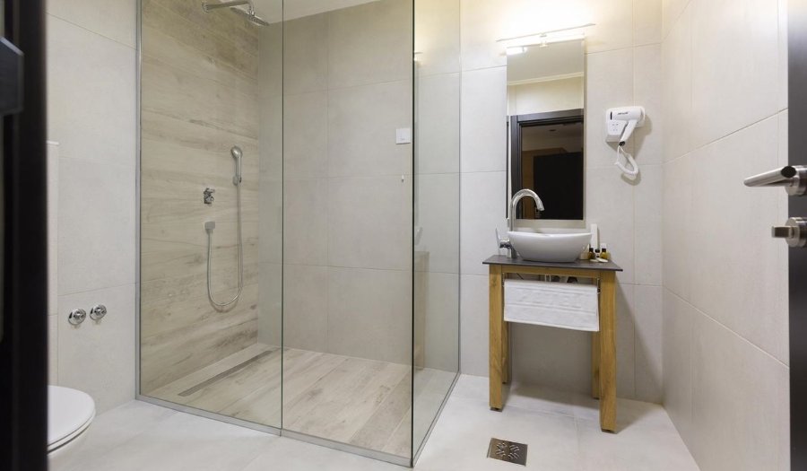 05-bathroom