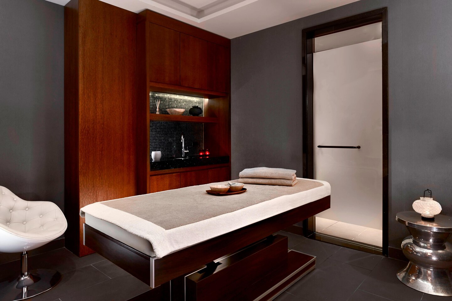 13-beglc-spa-center-8322-hor-clsc