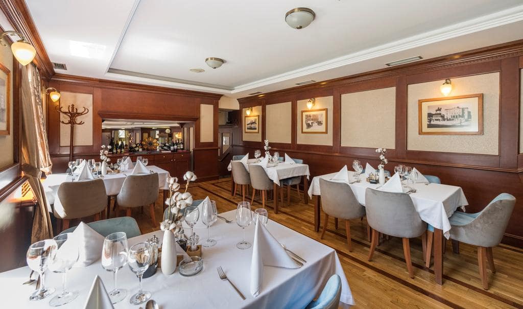06-restaurant