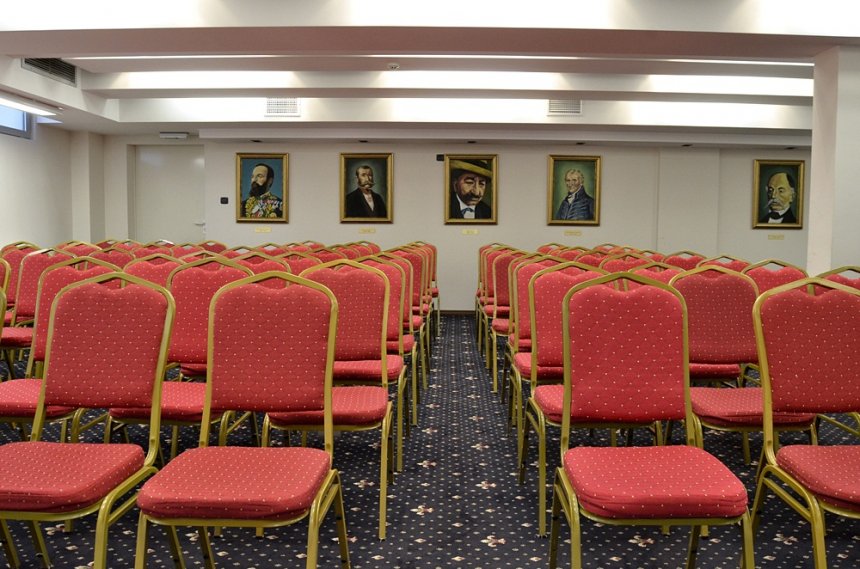 08-hill-conference