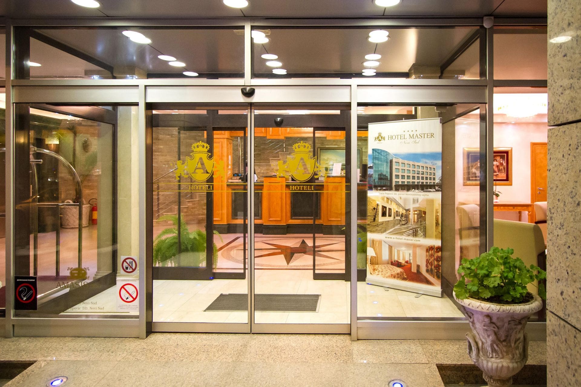 02-master-entrance