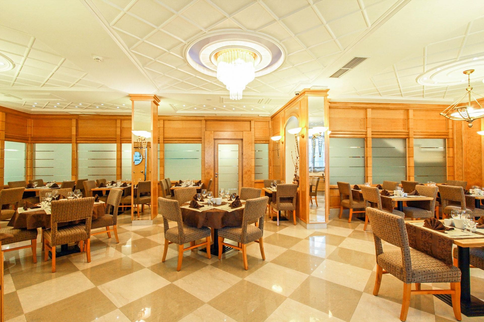 08-master-restaurant2