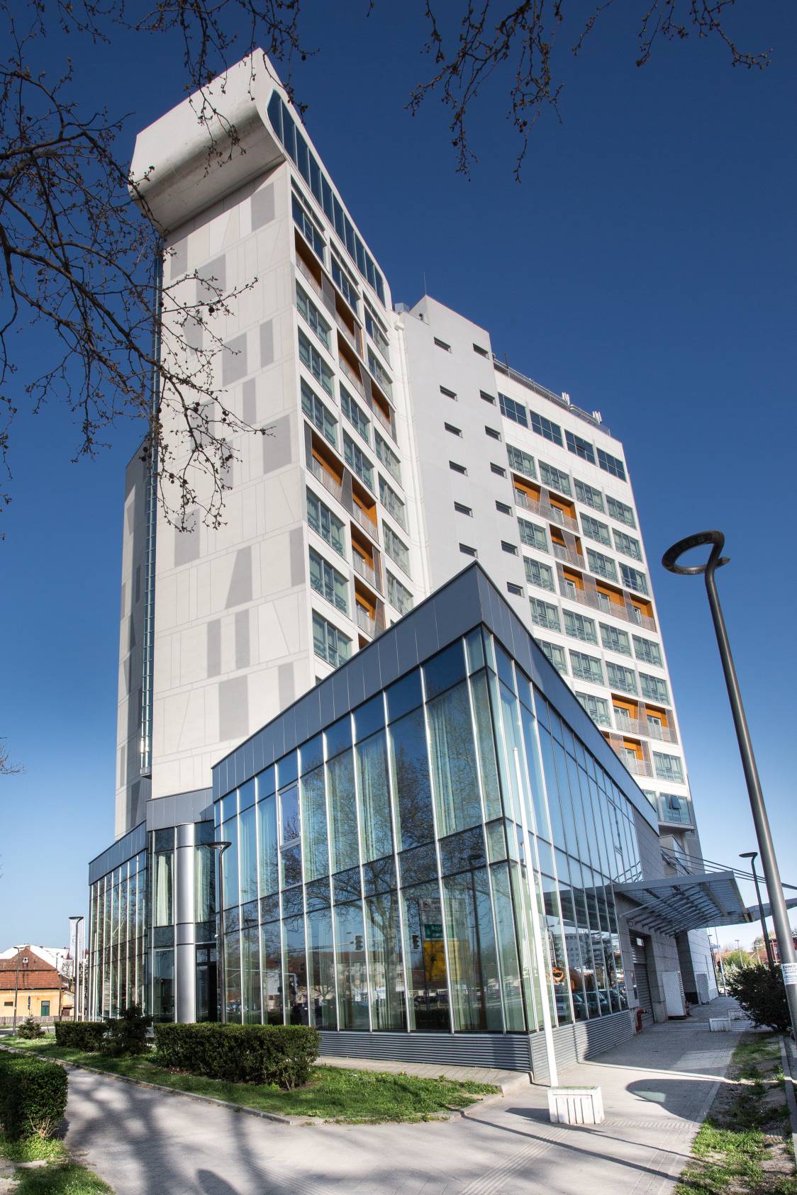 02-sheraton-building2