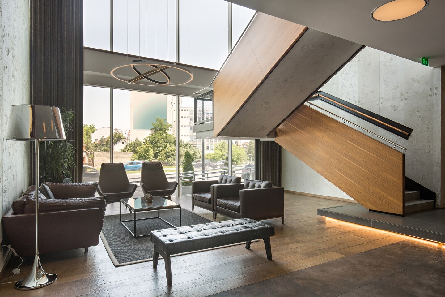03-sheraton-lobbt