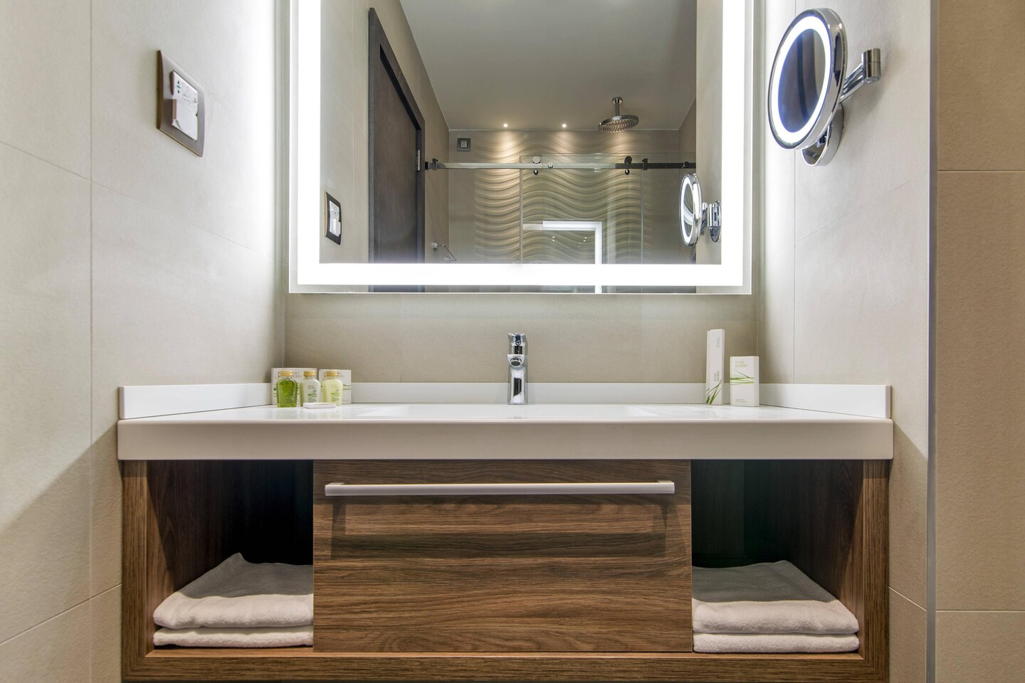 06-sheraton-bathroom
