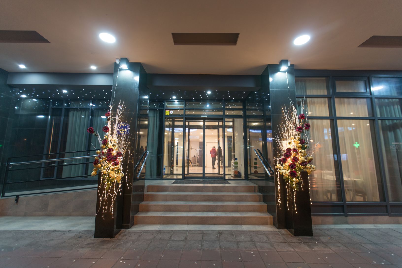 02-new-city-entrance