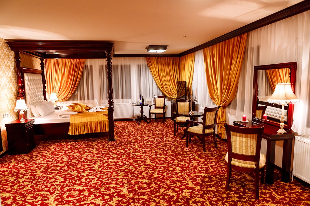 05-zlatnik-room3