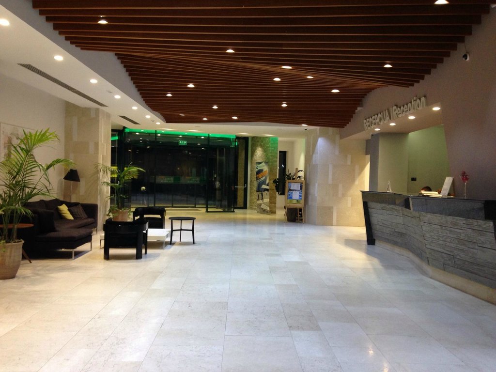 04-mona-reception
