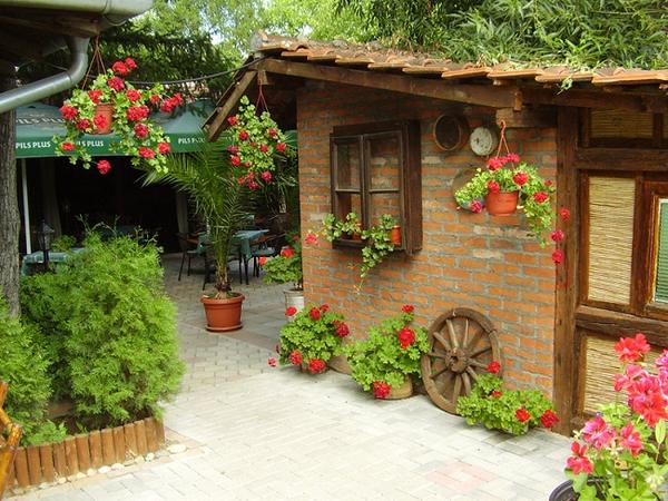 01-gocko-entrance