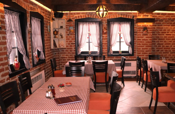 05-stolovo-restaurant