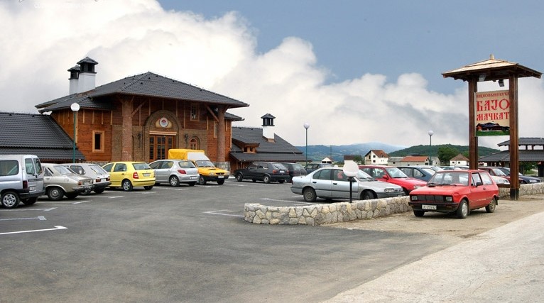 01-bajo-building
