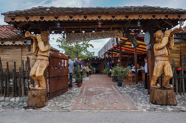 01-brocica-restaurant