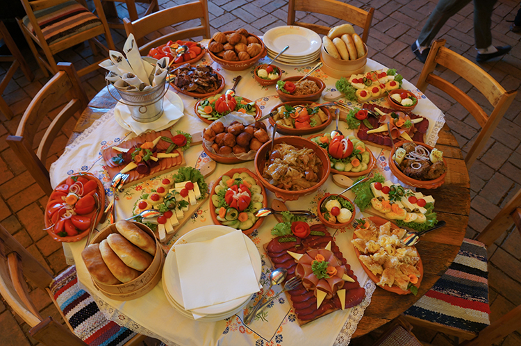 05-brocica-table