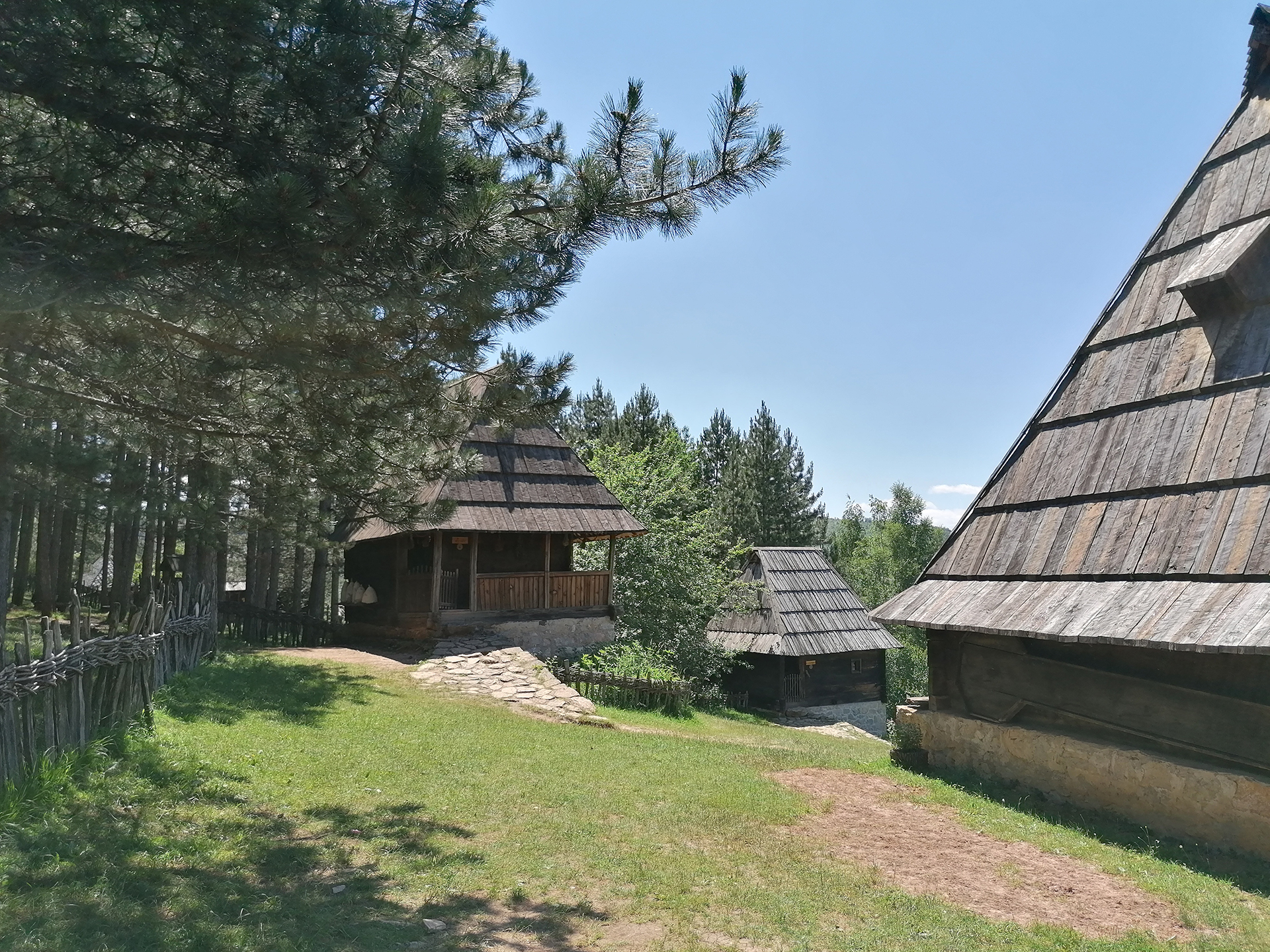 03-sirogojno-buildings